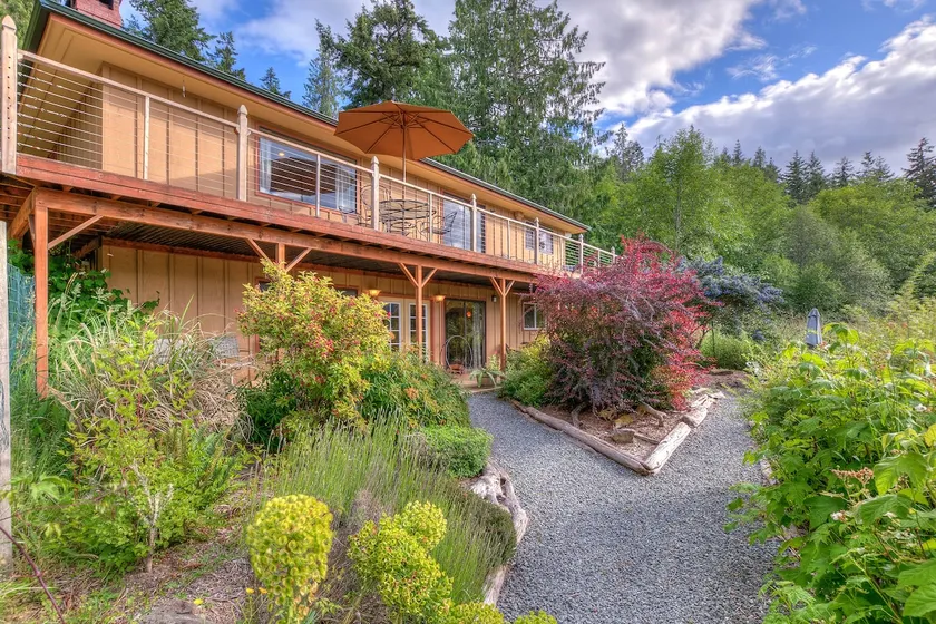Autumn Night Sale! Cedar Field on Orcas Island - Image 1