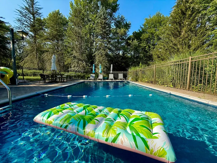 Catskills | Heated Pool • Hot Tub • Games - Image 1