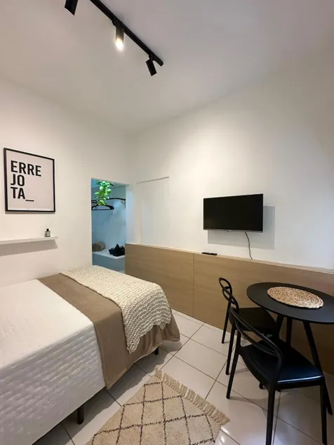 Studio Leblon, Dias Ferreira - Image 1