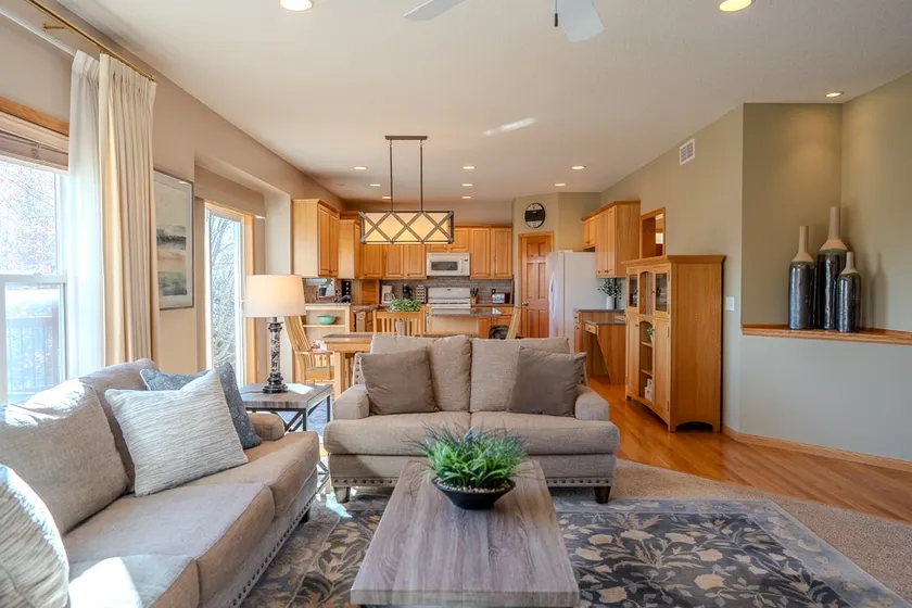 Spacious Modern 5-Bed Home – Near Twin Cities - Image 1