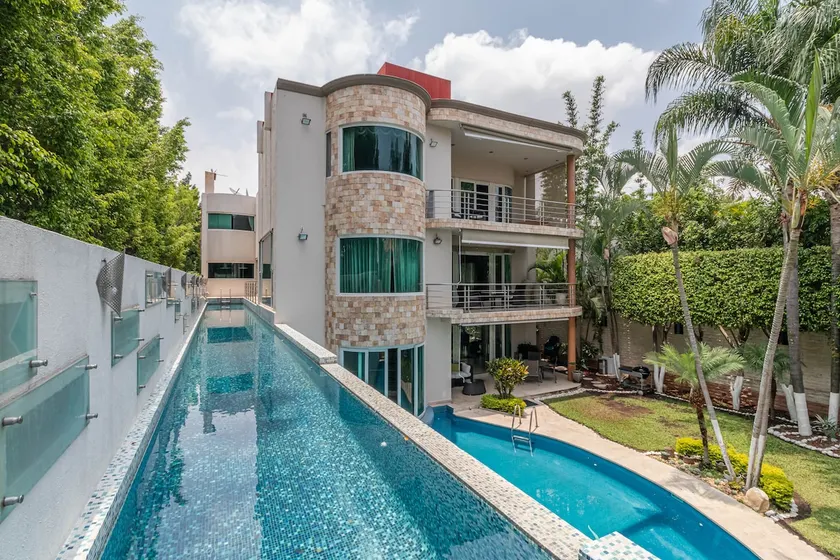 Casa Palmas with Pool, AC, Gym, HT, Sauna and more - Image 1