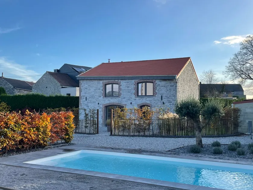 Pèlerin Gîte in Hanzinne with shared pool - Image 1