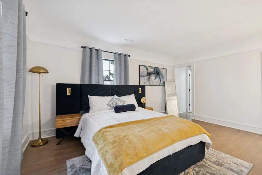 Posh Historic District Spacious 3BR|Uni &Hospitals - Image 1