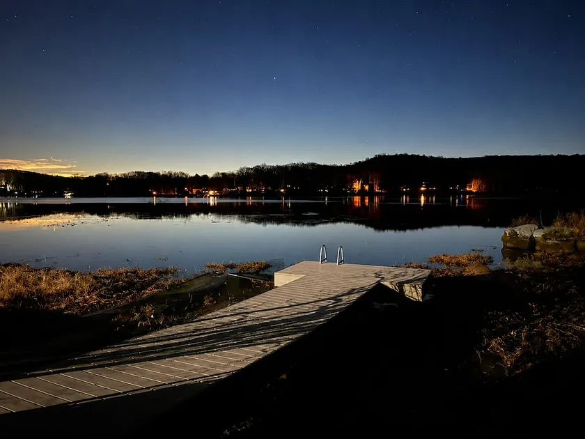 Cranberry Cove Cabin - Lakefront Bright Oasis - Image 1