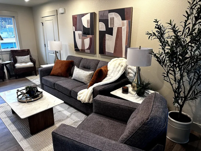 ”The Lake House” New 2BR w/ King- Near Wineries - Image 1