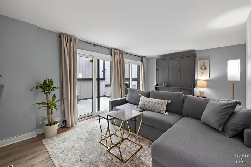 NEW! O'hare Cozy Home /Patio/ Free Prk/King Bed - Image 1