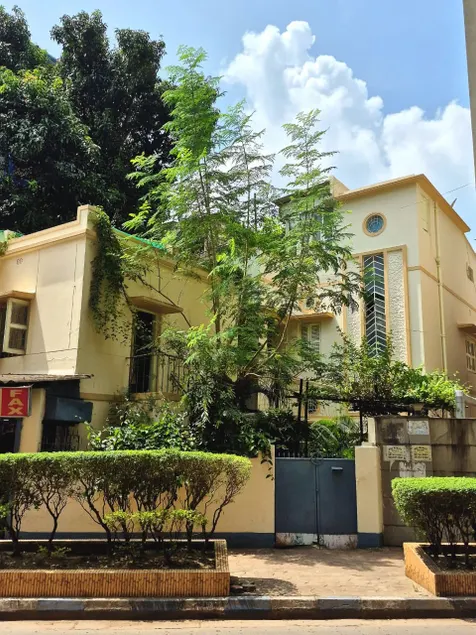 Safe, Modern & Spacious Ancestral Home in Kolkata! - Image 1