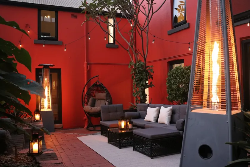Sunset Oasis | 4BR Heritage, Walk to Wharf + CBD - Image 1
