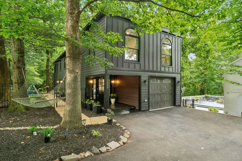 Luxury 5BR Getaway, Hot Tub, Game Room & Fire Pit - Image 1