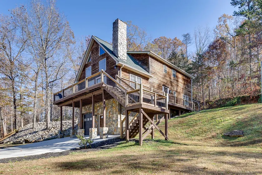 Wolf Creek Lodge: 20 Min to Greenville & Clemson - Image 1