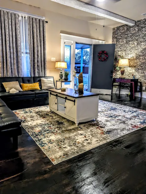1900 sq ft. Quality & Sophistication @ Sweetwater - Image 1