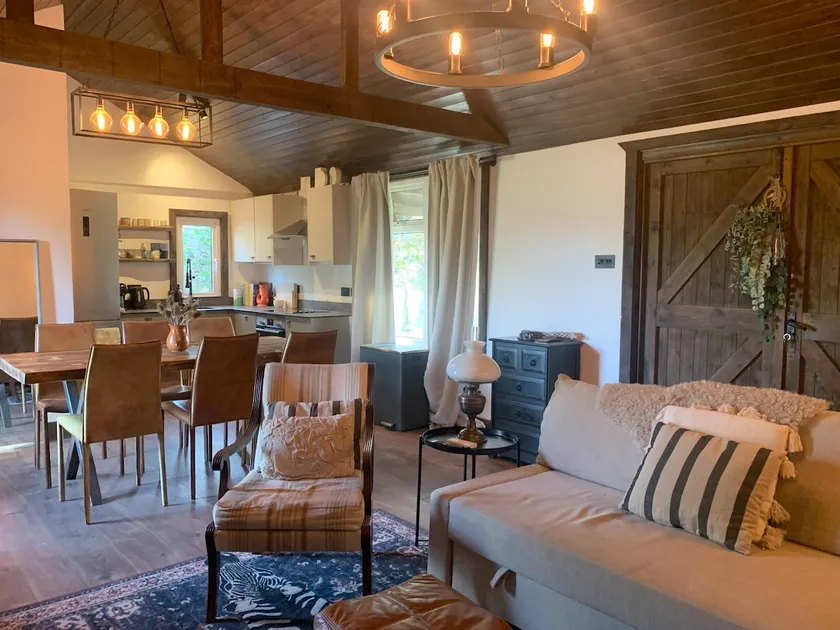 Hunters Cabin - Rustic farm stay - Image 1