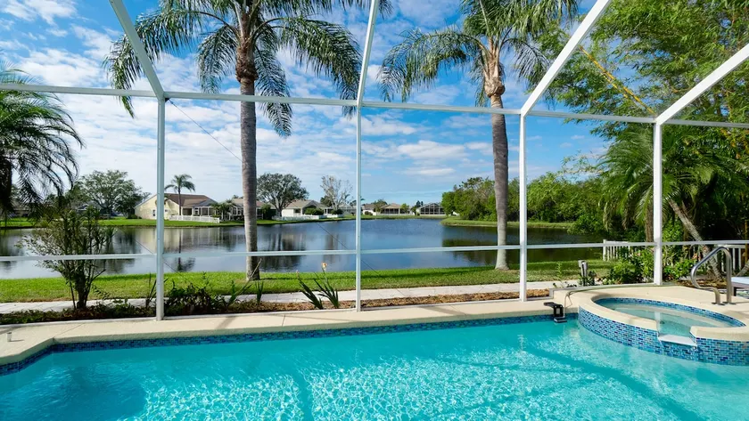 Fabulous Pool/Spa home near, beaches, IMG & UTC - Image 1