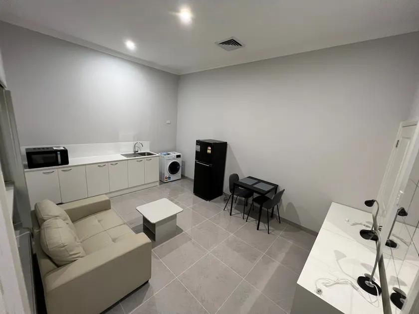Centrally located studio in North Ryde nr bus stop - Image 1