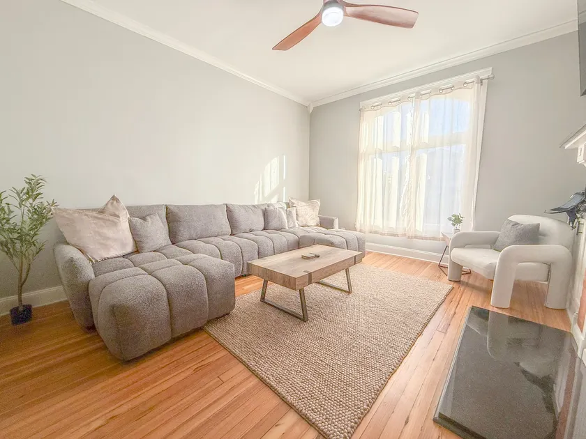 Spacious Home Downtown - Children's Hospital, Pets - Image 1