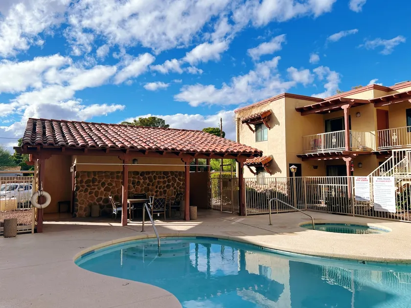 Relaxing Central Tucson stay with Mountain View - Image 1