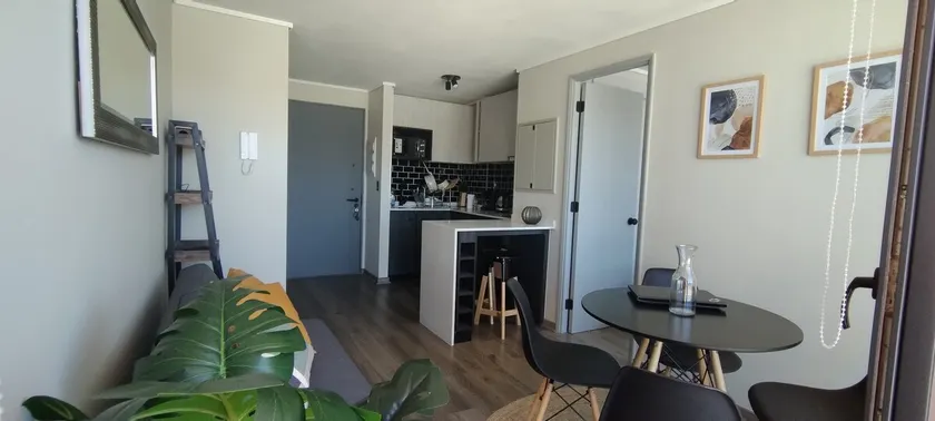Well light apartment with terrace and parking - Image 1
