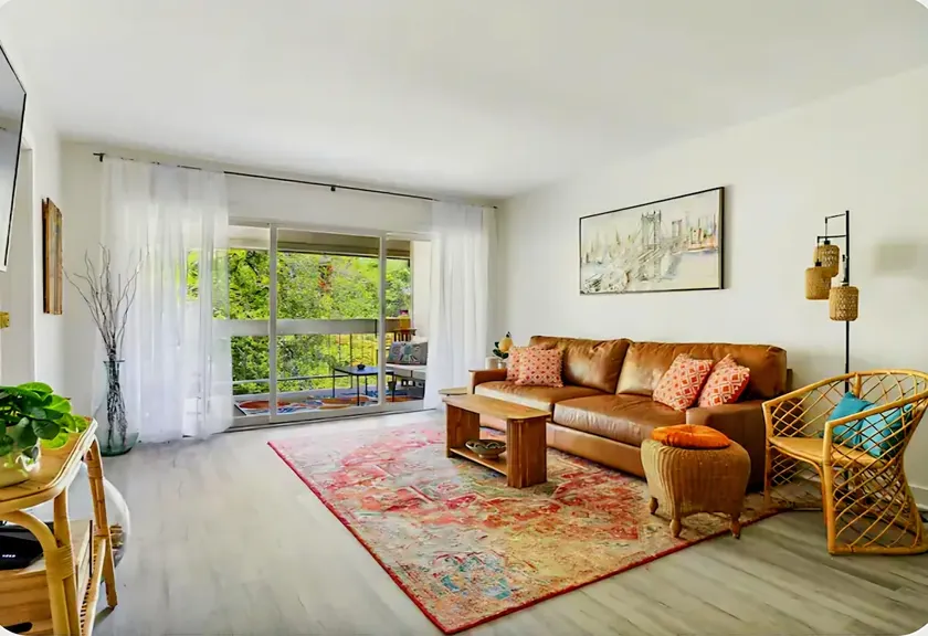 Wanderlust Bungalow on May - Downtown Adventure - Image 1