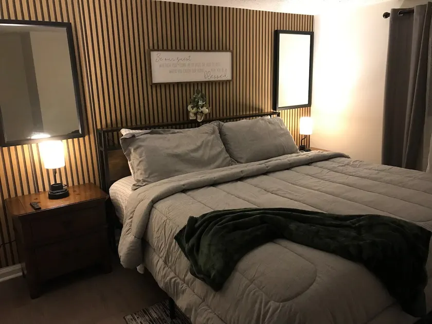 Oak Haven Hideaway - Image 1
