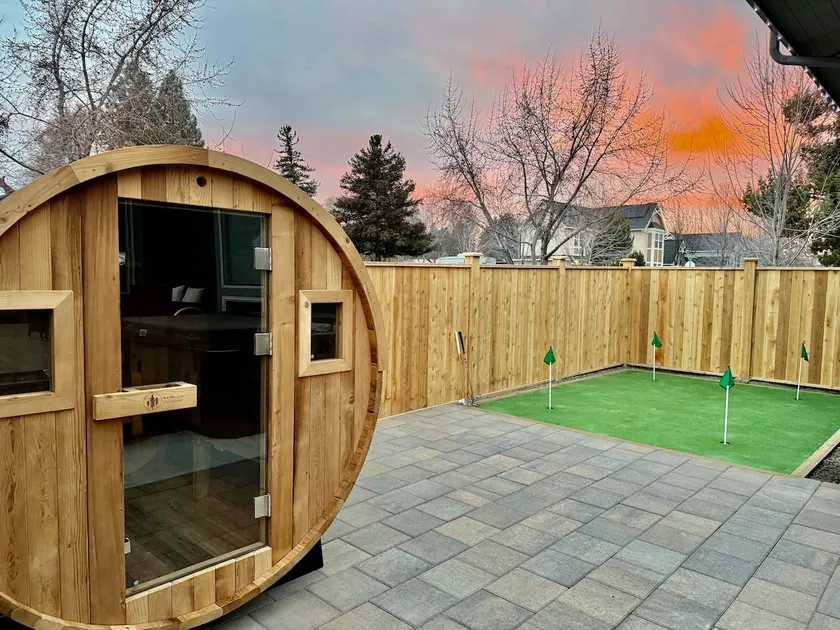 Outdoor Barrel Sauna~Hot Tub~Firepit~Golf - Image 1