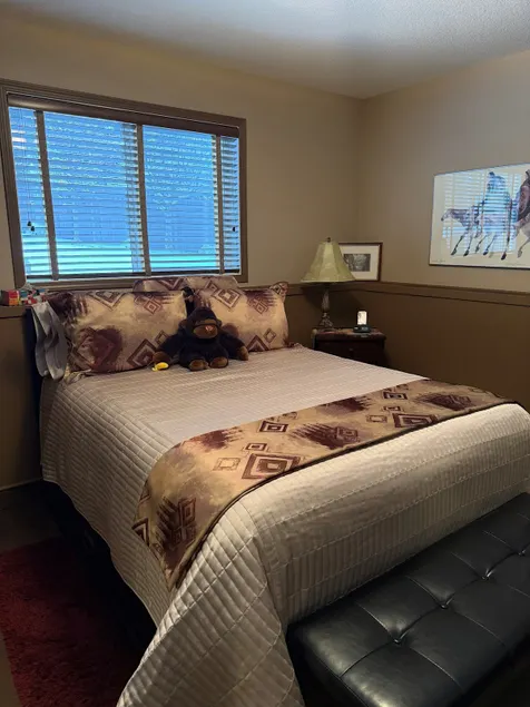 Charming 1BR Hideaway • Steam Shower + Kitchenette - Image 1