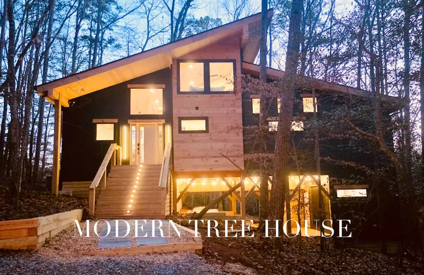 Modern Tree House in Ellijay - Image 1