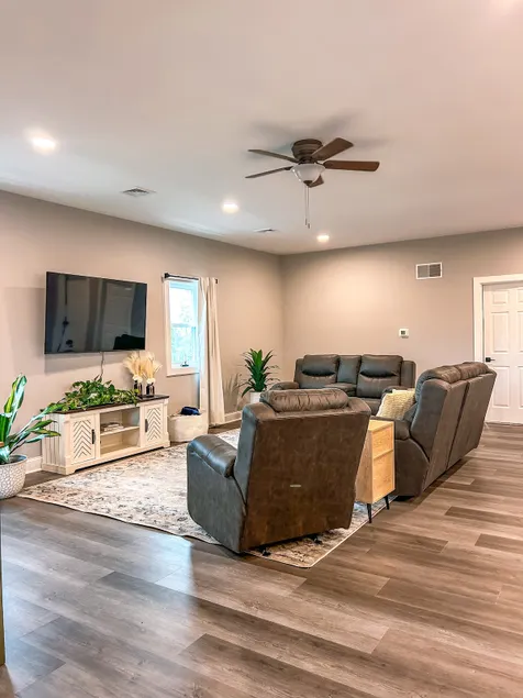 Family Friendly Apt, Full Kitchen (Pickleball) - Image 1