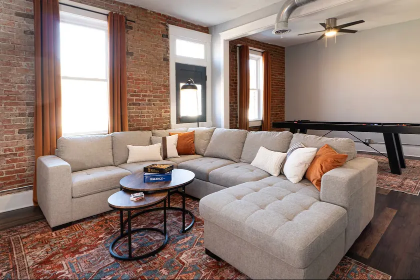 Warbird Loft w/ luxury amenities - Image 1