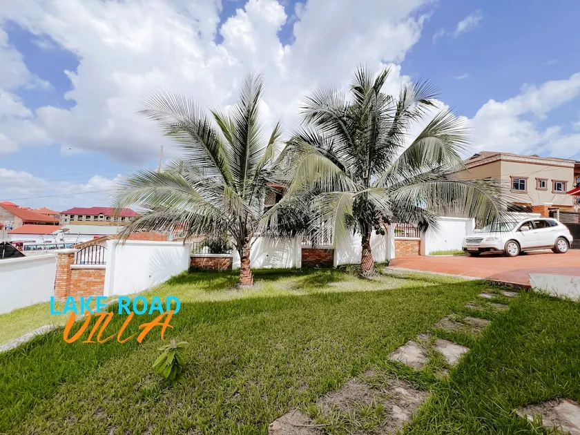 Lake Road Villa - Solar Power & Starlink Internet - Image 1
