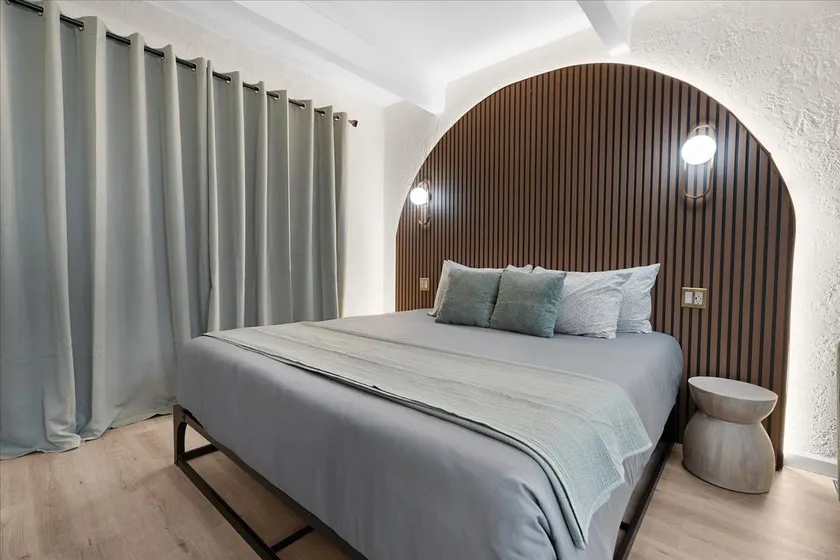 Chic Studio - Resort Pool Access & Prime Location! - Image 1