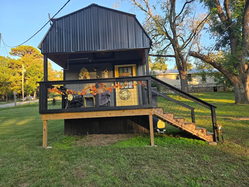 The Honey House, a cozy retreat for one or two. - Image 1
