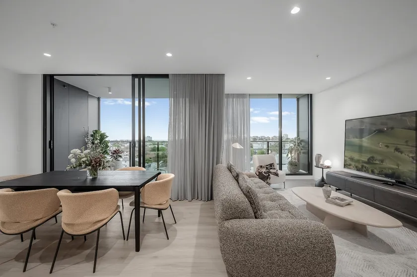 Ocean Glimpse - A Designer Sub-Penthouse at 333STK - Image 1