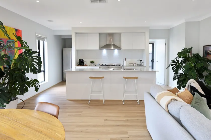 Waves & Moore; Sleeps 8, Family friendly, spacious - Image 1