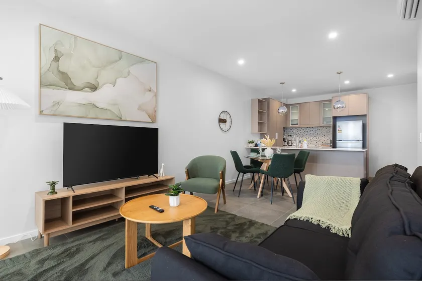 Spacious Panoramic 2BR Apartment, Parking and Views - Image 1