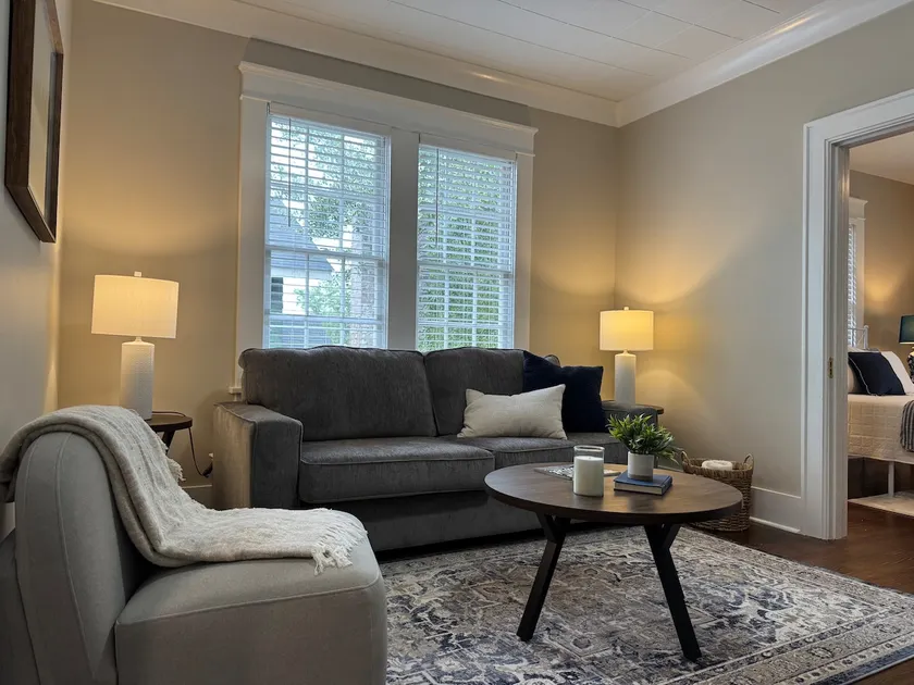 Blue’s Blissful Bungalow. In Historic Laurel - Image 1