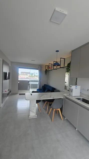 Solar Apartment: New 88m from the Beach with Garage - Image 1