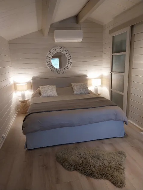 Cozy chalet in a quiet, gated property - Image 1