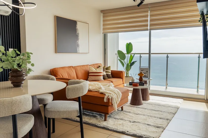 Beachfront 1BR Condo • High Floor • Nice Views - Image 1