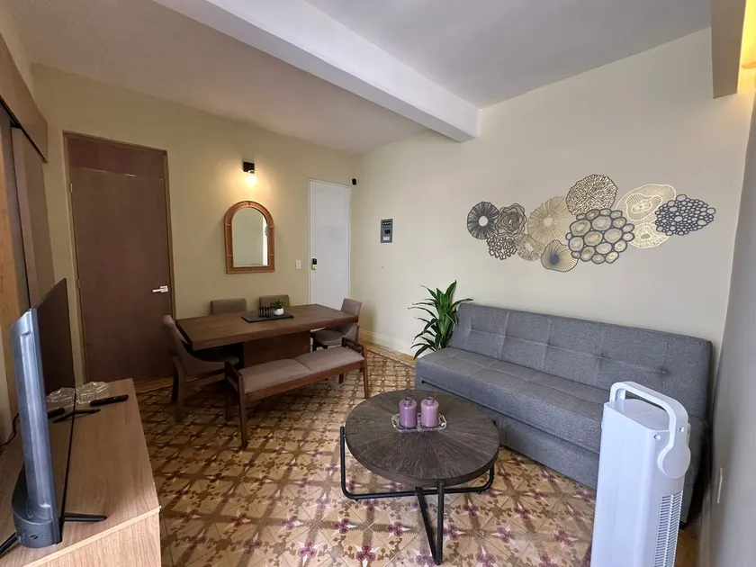 2 apartments together (4 bedrooms) 1.5 blocks from the sea - Image 1