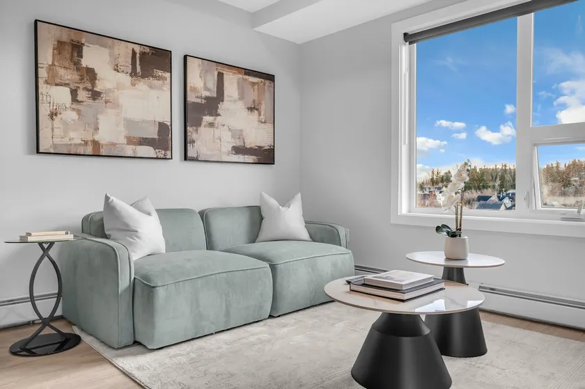 Casa Velluto Suite • On 17th Ave • Office - Image 1