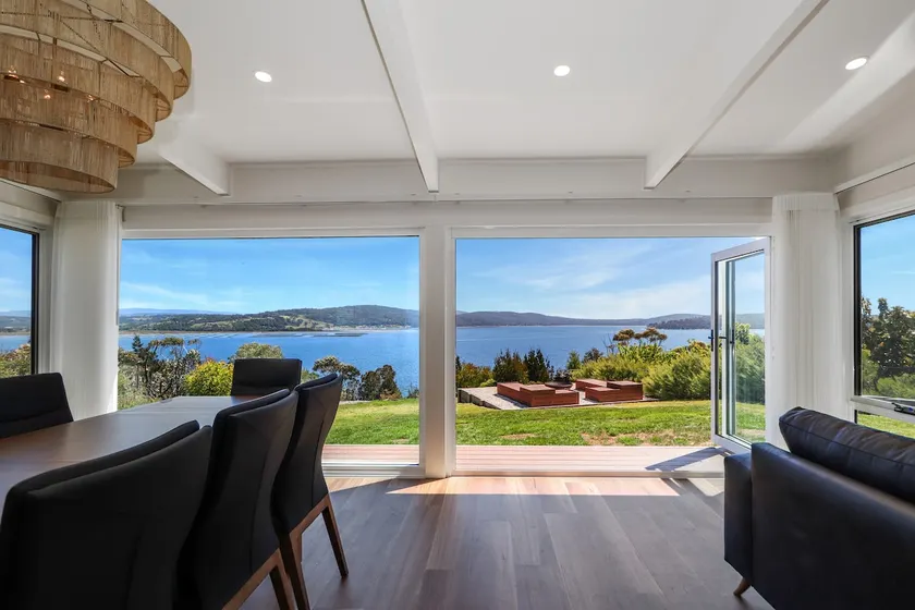180 Degrees - Amazing Bay Views - Image 1