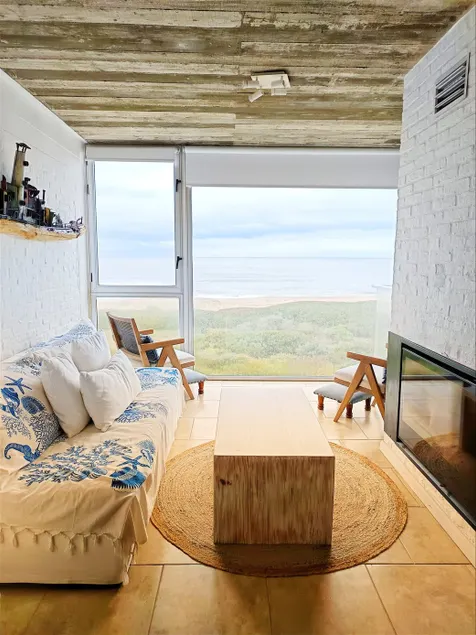 Rent an oceanfront apartment in Arachania - Image 1