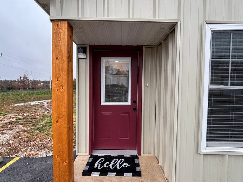”New Westside, retro-western cottage.” - Image 1