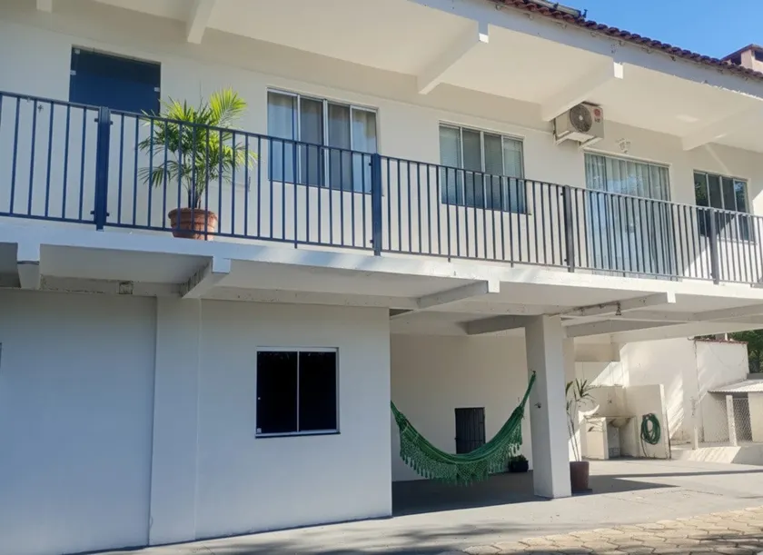 Spacious, cozy and well located house! - Image 1