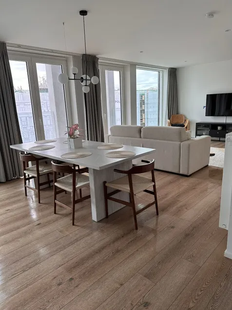 Modern 2-bedroom apartment in the center - Image 1