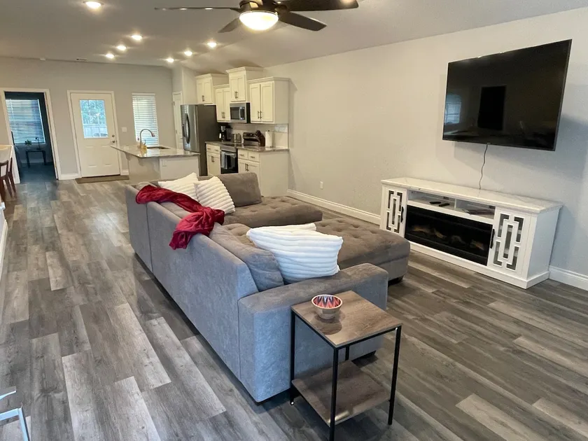 Azalea new November 2025! 3 bed 2 bath sleeps 6. - Image 1