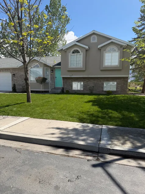 New house & furniture, calm neighborhood &Spacious - Image 1