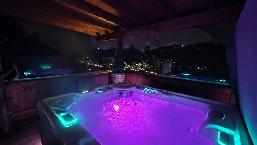 La Wurm vacation apartment with private jacuzzi - Image 1