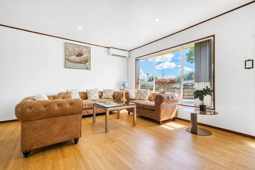 warmth and the spacious 2 double bedroom - Image 1