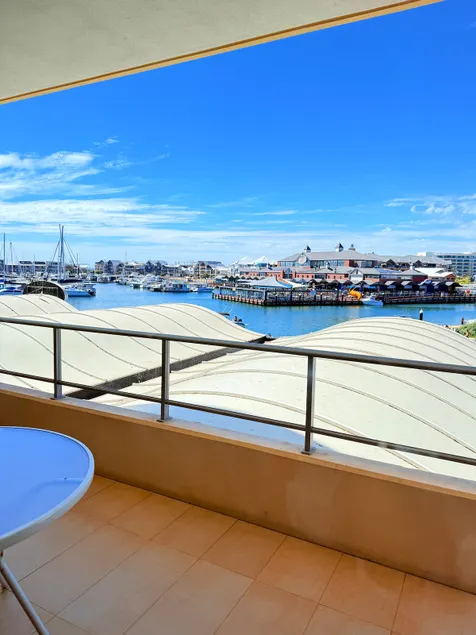 Absolutely Water View Apartment - Image 1
